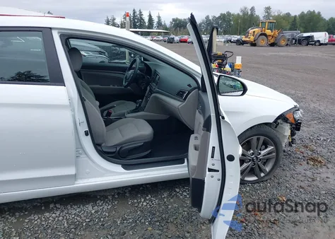 2017 Hyundai Elantra Se z USA, uszkodzony, nr VIN 5NPD84LF8HH044022